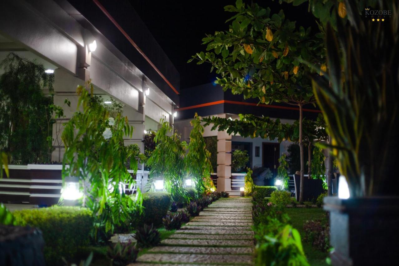 Kozobe Hotel Ambilobe Exterior foto